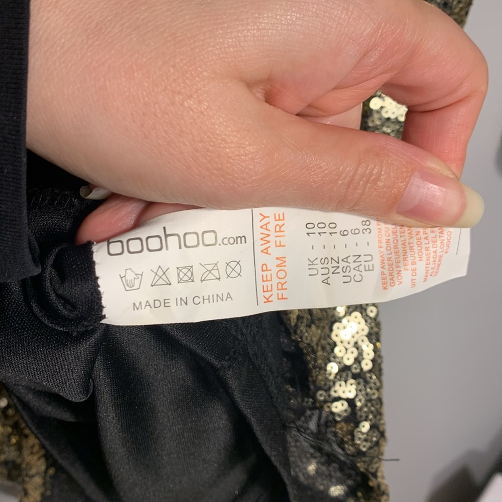 Boohoo Gold Sequin Wrap Bodycon Dress - Picture 5 of 6